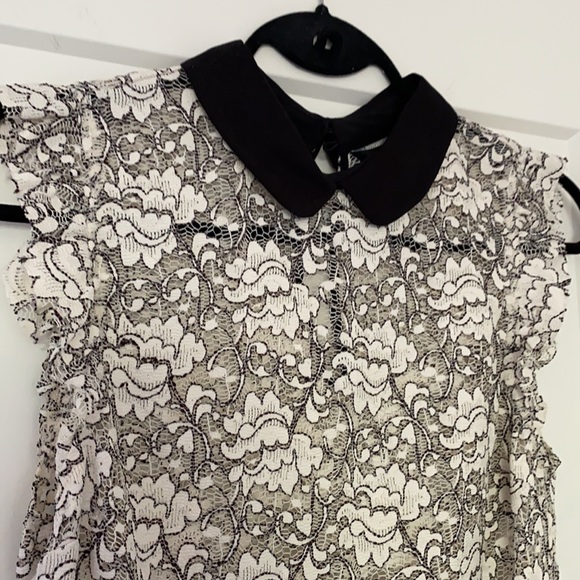 Zara lace top with collar - Picture 2 of 2